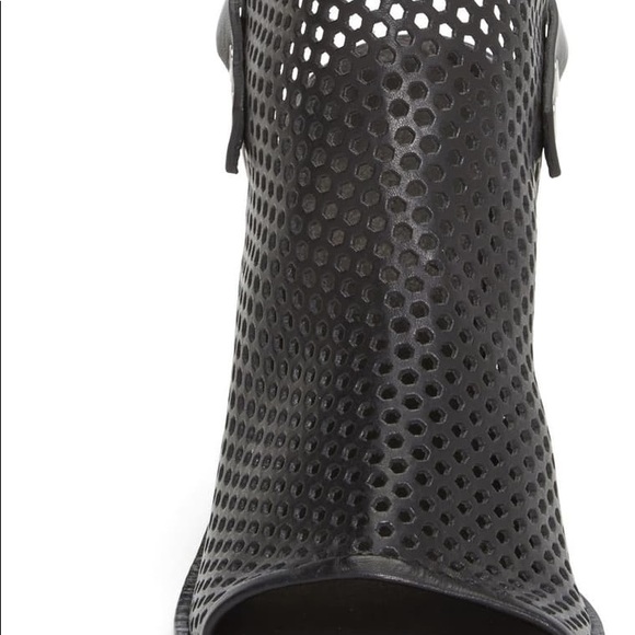 $495 Rag and Bone leather perforated sandals US8.5 - Picture 5 of 7